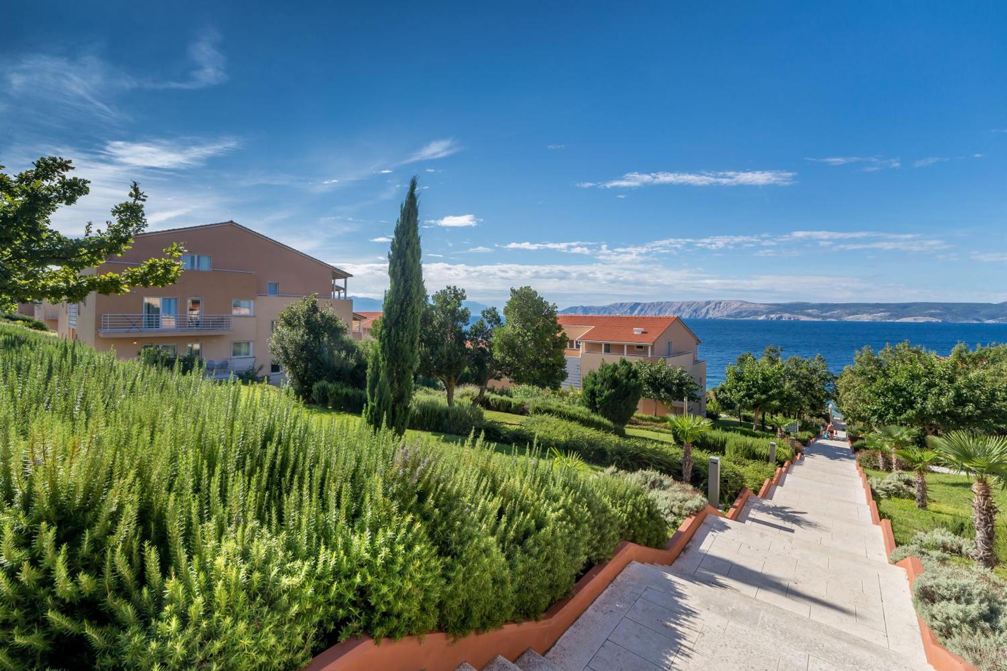 Apartments Grand Novi Vinodolski Resort מראה חיצוני תמונה