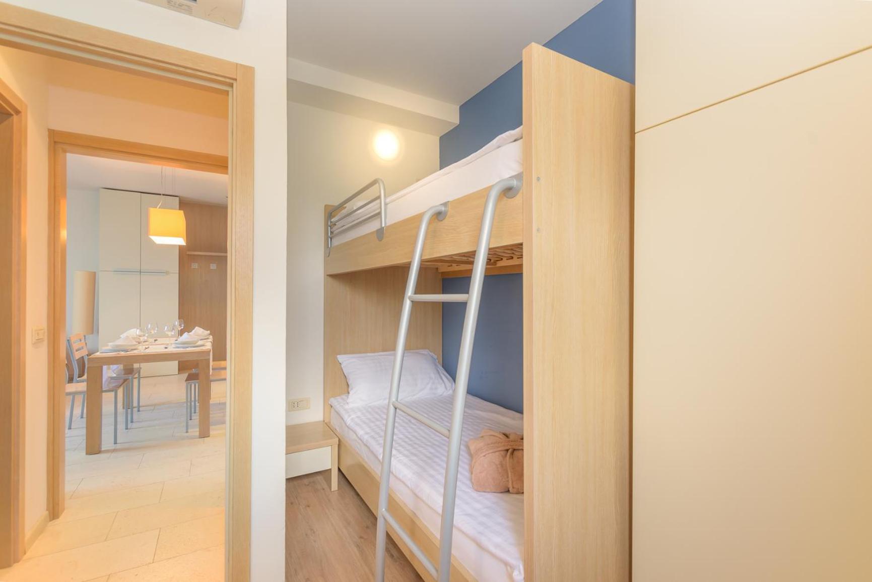 Apartments Grand Novi Vinodolski Resort מראה חיצוני תמונה