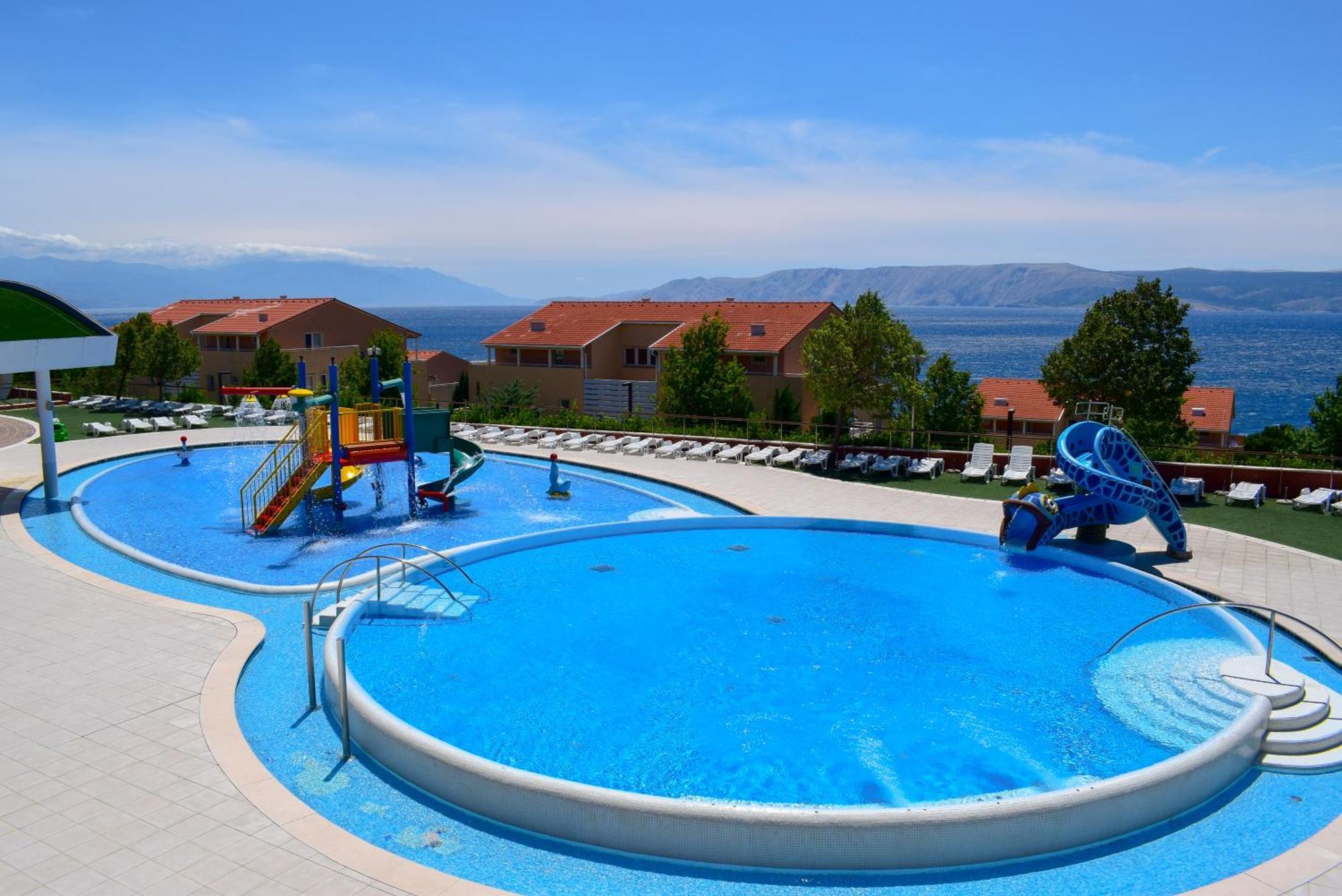 Apartments Grand Novi Vinodolski Resort מראה חיצוני תמונה