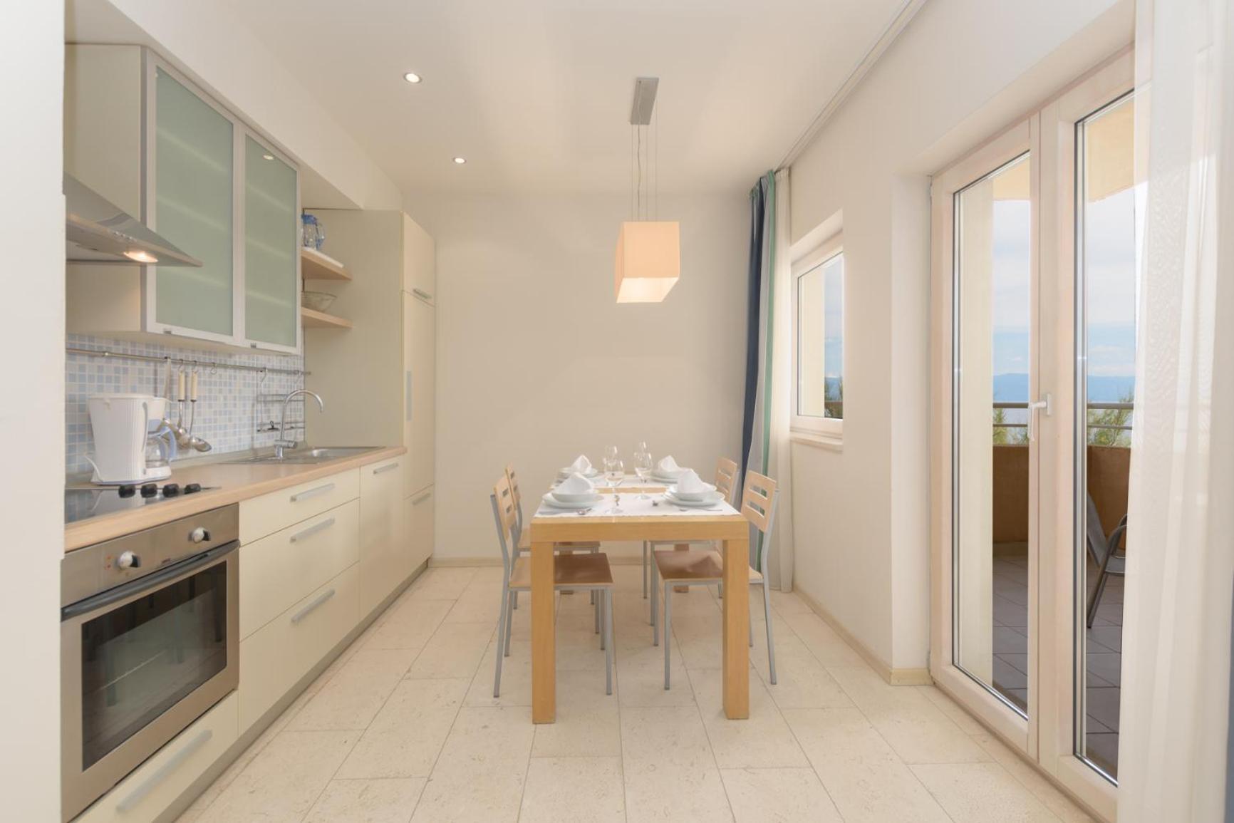 Apartments Grand Novi Vinodolski Resort מראה חיצוני תמונה